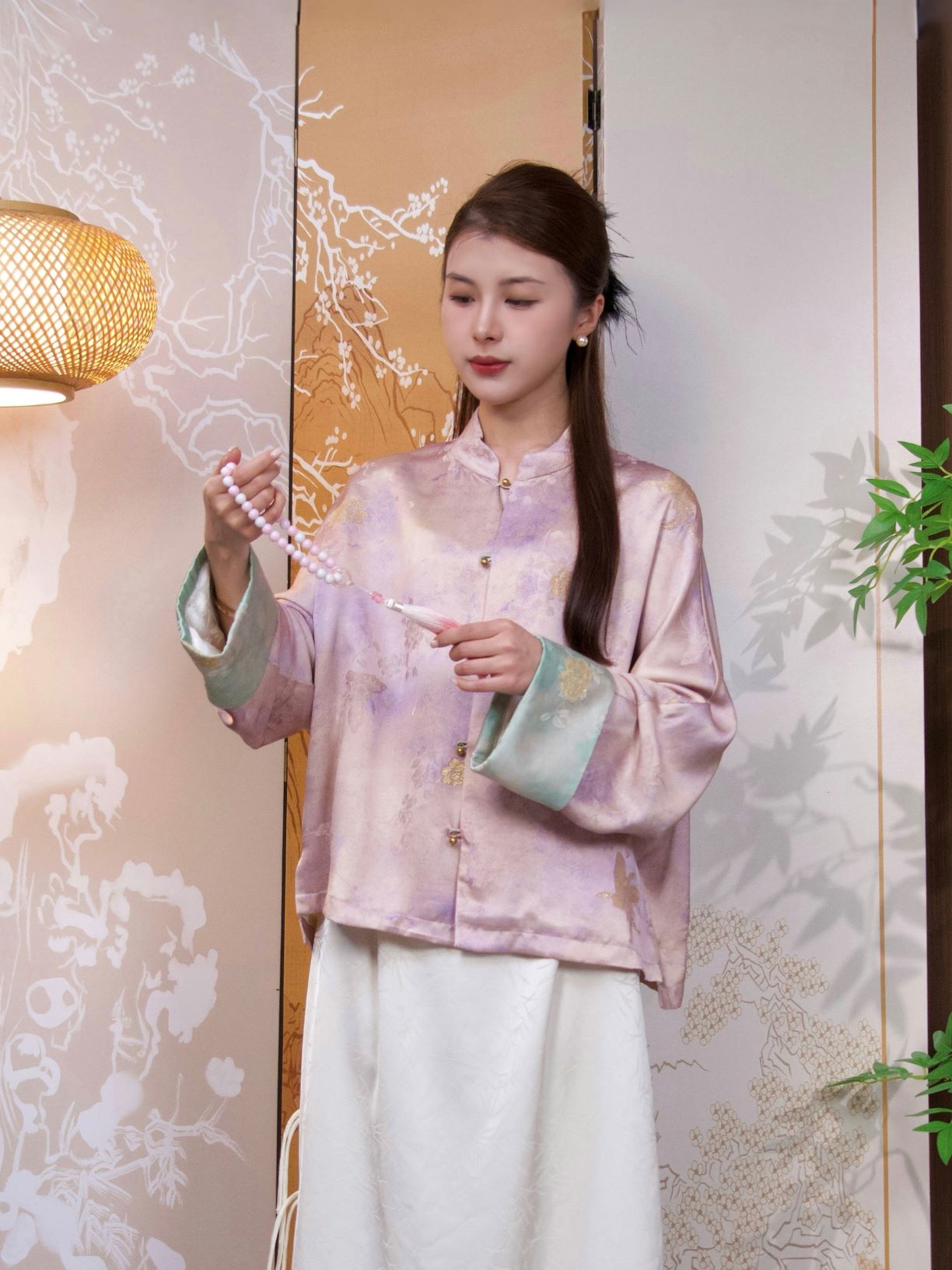 古月茗里【粉芝承露】新中式粉色梦幻印花金色纽扣落肩立领绿色拼袖外套