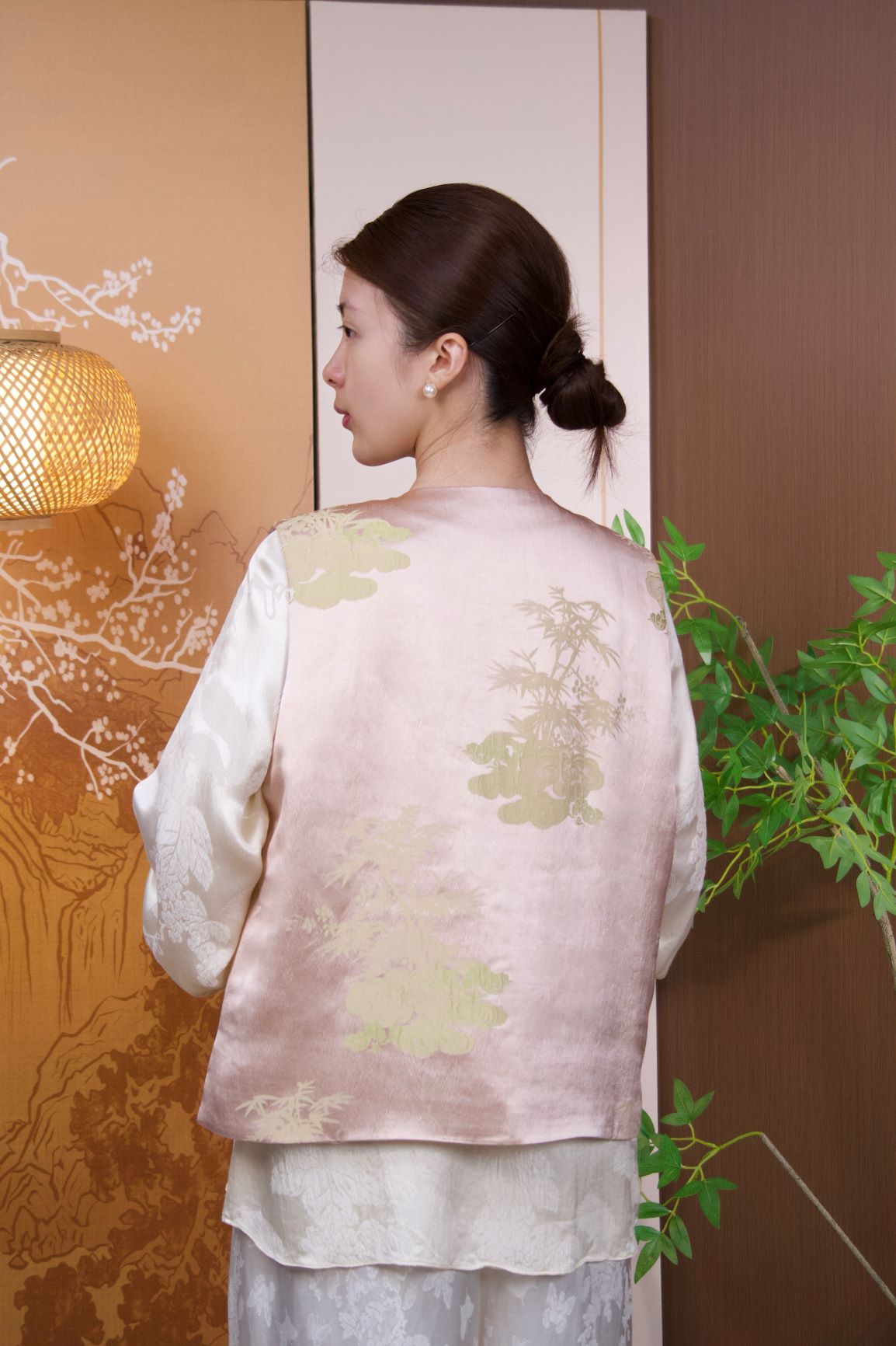 古月茗里【粉黛红颜】新中式醋酸竹林提花流苏盘扣圆领淡粉色马甲