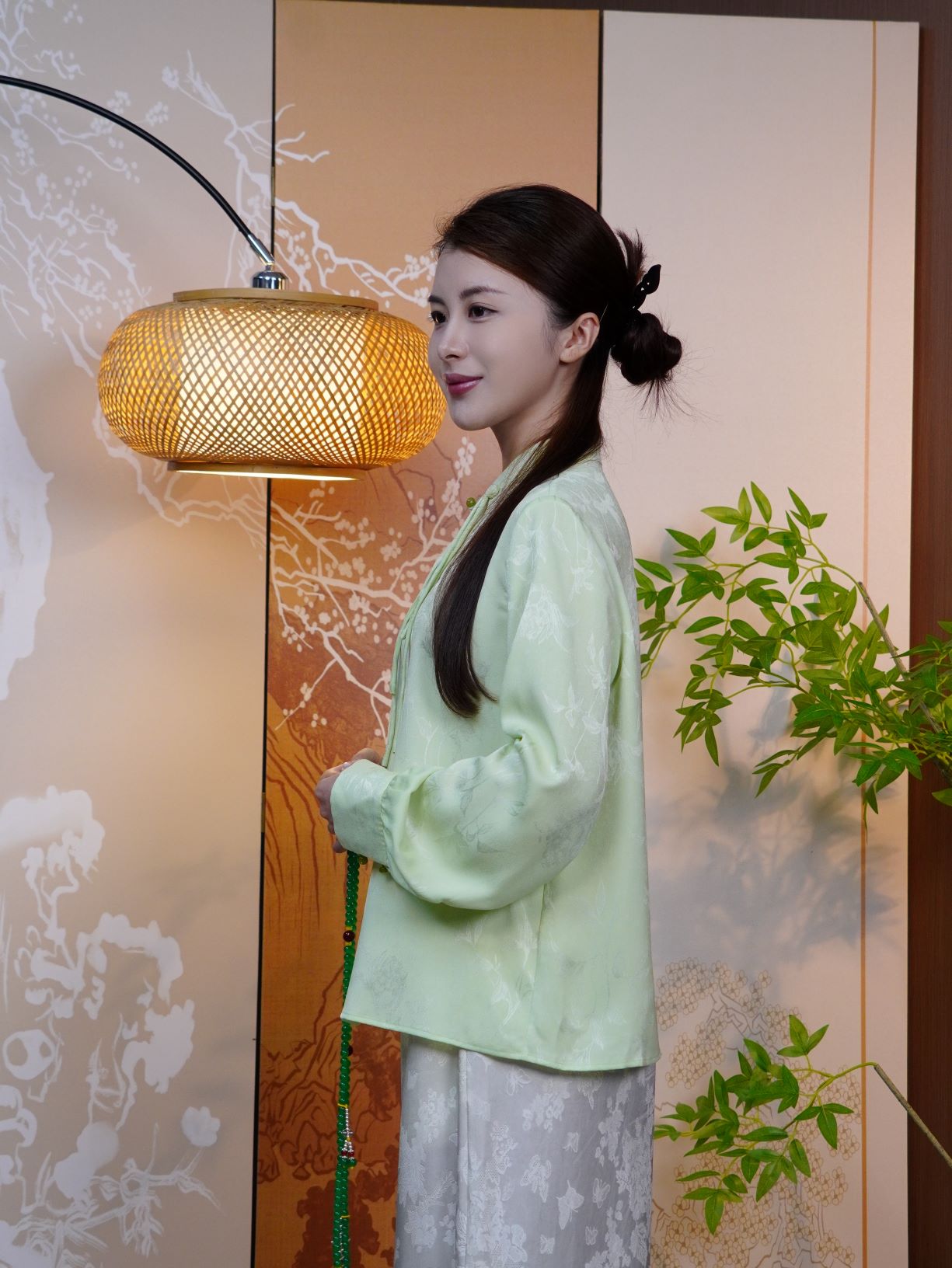 古月茗里【亭亭玉立】新中式立领淡绿色流苏盘扣春夏薄款长袖上衣