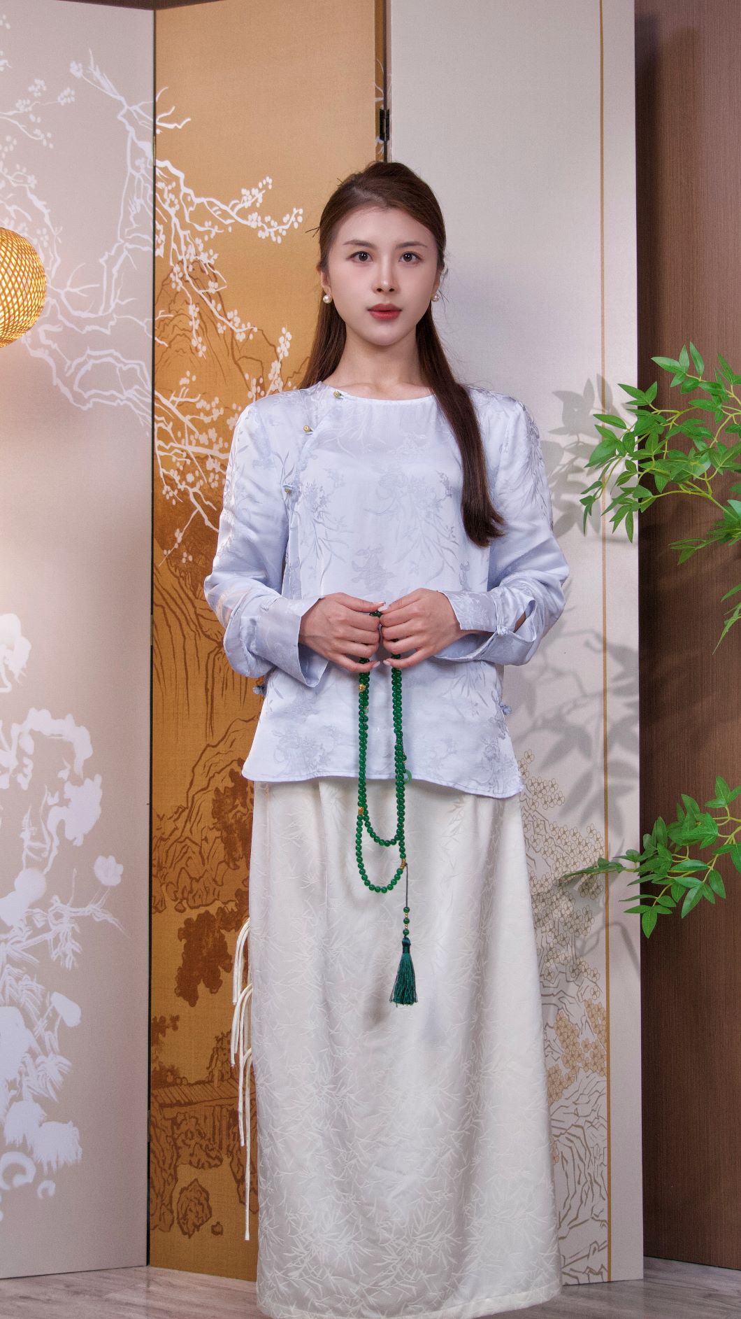 古月茗里【沧波织锦】新中式暗纹提花斜襟盘扣圆领淡蓝色春夏款上衣